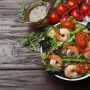 Как приготовить салат из шпината с креветками простые и вкусные рецепты