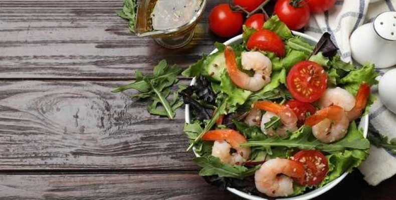 Как приготовить салат из шпината с креветками простые и вкусные рецепты