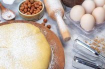 Рецепт сдобного теста для пирожков в хлебопечке — просто и вкусно!