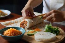 Простой рецепт домашней шаурмы из лаваша с курицей и корейской морковкой