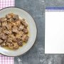 Как правильно тушить свиной гуляш и сколько времени это занимает