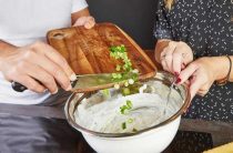 Приготовление сливочно чесночного соуса для любых блюд и закусок