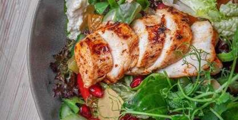 Рецепт теплого салата с индейкой который подарит вам новые вкусовые ощущения