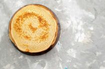 Как приготовить тонкие блины на молоке с дырочками и кипятком без дрожжей