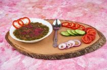 Приготовление узбекского салата из помидоров по традиционному рецепту