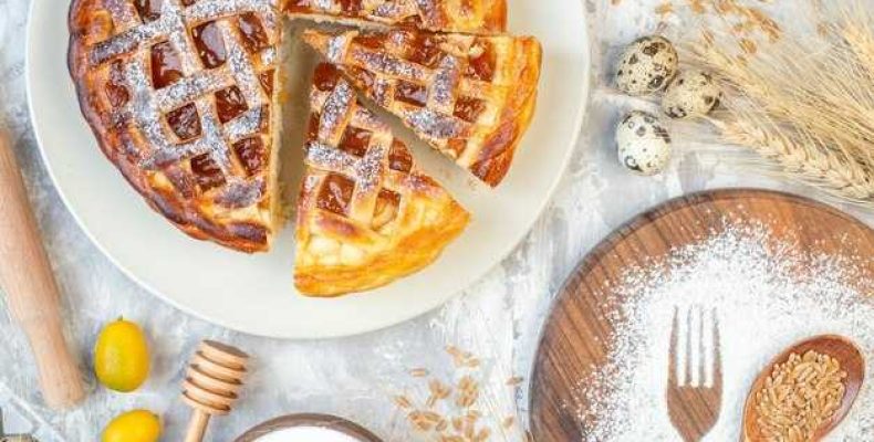 Простой и быстрый рецепт вкусного пирога в духовке для всей семьи