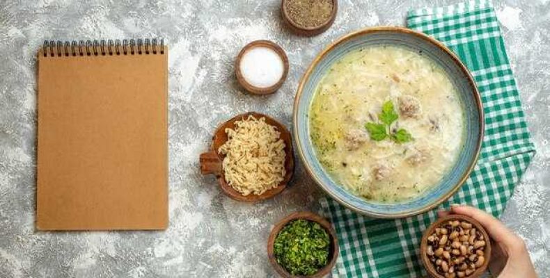 Как приготовить вкусный щавельный суп для всей семьи с простыми ингредиентами