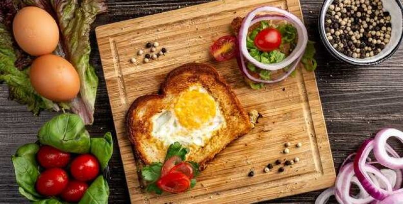 Простой и вкусный рецепт яичных тостов для завтрака на каждый день