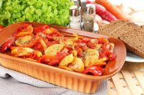 Вкусный рецепт запеченного перца с куриным филе в духовке для домашних блюд