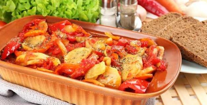Вкусный рецепт запеченного перца с куриным филе в духовке для домашних блюд