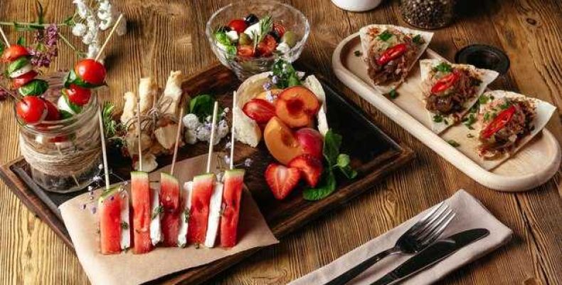 Простые и вкусные рецепты закусок для праздничного стола на любой вкус