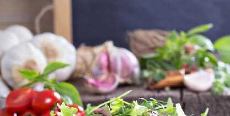 Простой и вкусный рецепт легкого салата для любого повода