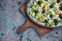 Рецепт салата с грецким орехом и черносливом для вкусного ужина