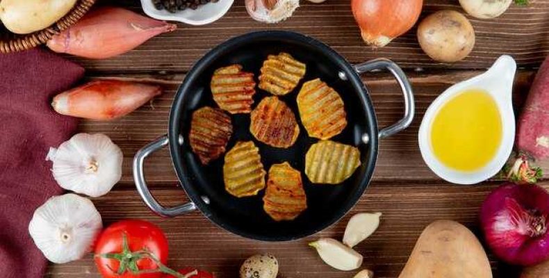 Вкусная картошка с шампиньонами на сковороде — простой рецепт на каждый день