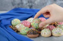 Вкусные пончики без яиц — простой рецепт в домашних условиях