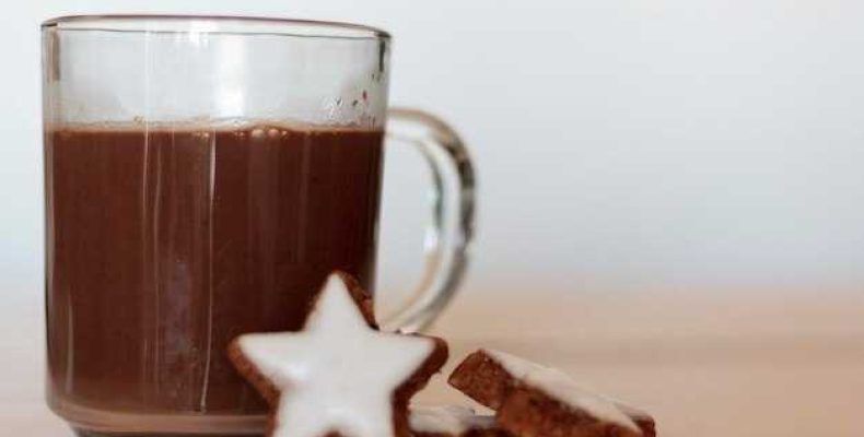 Вкусный горячий шоколад из шоколадки и молока — простой рецепт