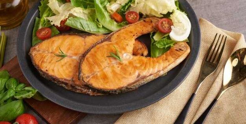 Вкусный рецепт горбуши в молоке на сковороде с луком и морковью