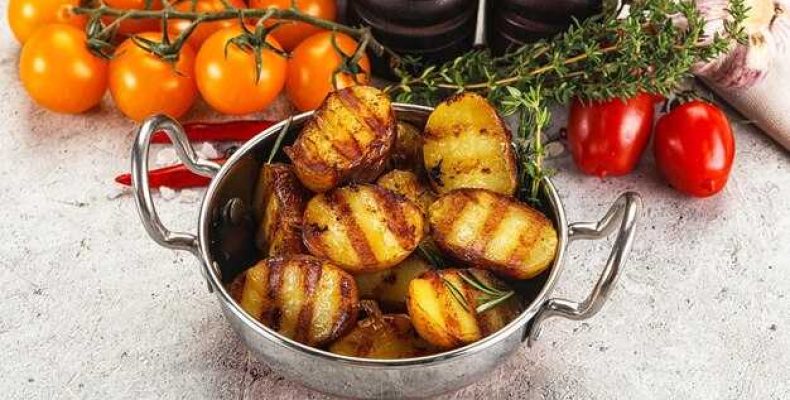 Вкусный рецепт картофеля с салом на мангале — простой и оригинальный способ приготовления