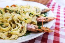 Вкусный рецепт пасты с морепродуктами и помидорами — быстро и просто!