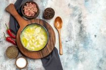 Вкусный рецепт супа из копченой колбасы — простое блюдо для семейного ужина