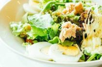 Вкусный салат с яйцами и ветчиной — простой рецепт для вашей кухни