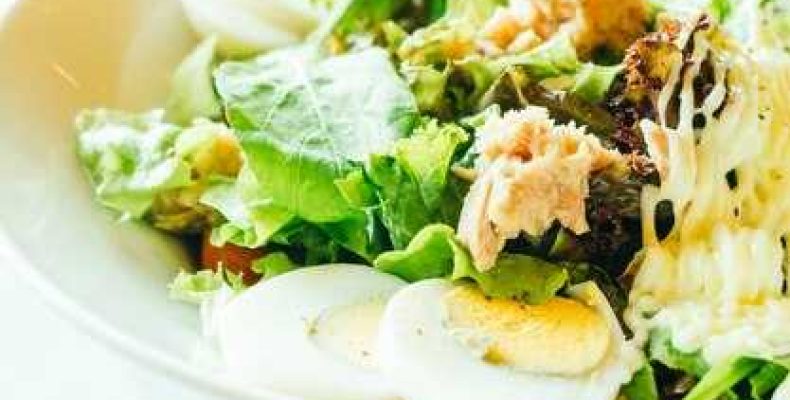 Вкусный салат с яйцами и ветчиной — простой рецепт для вашей кухни