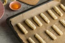Вкусное сдобное тесто для сосисок в тесте — пошаговый рецепт